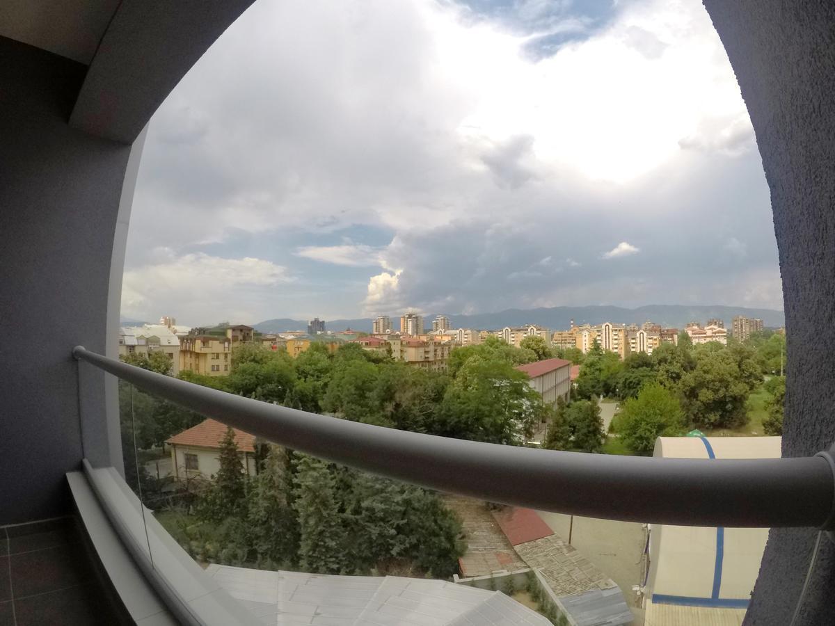 Skopje Brand New Apartment Near Train&Bus Station Exterior photo